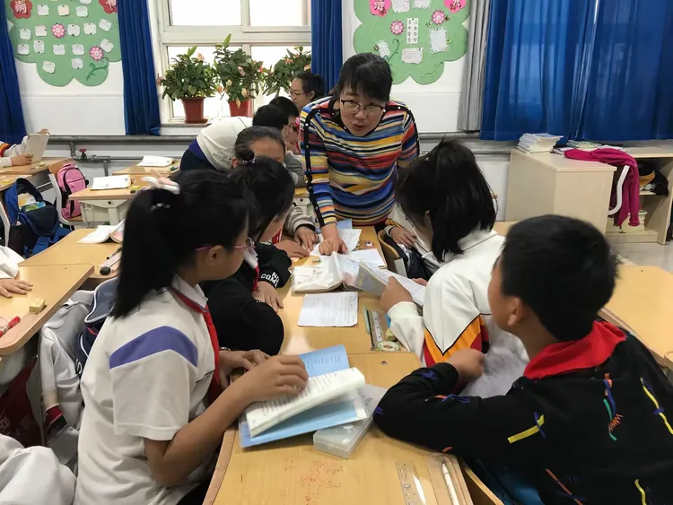 白洁老师高义(陈三白洁高义笔趣阁1178百度) 白洁老师高义(陈三白洁高义笔趣阁1178百度)