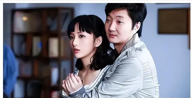 相爱十年韩灵被两个歹徒怎么了(相爱十年中韩灵在海边被欺负了吗)