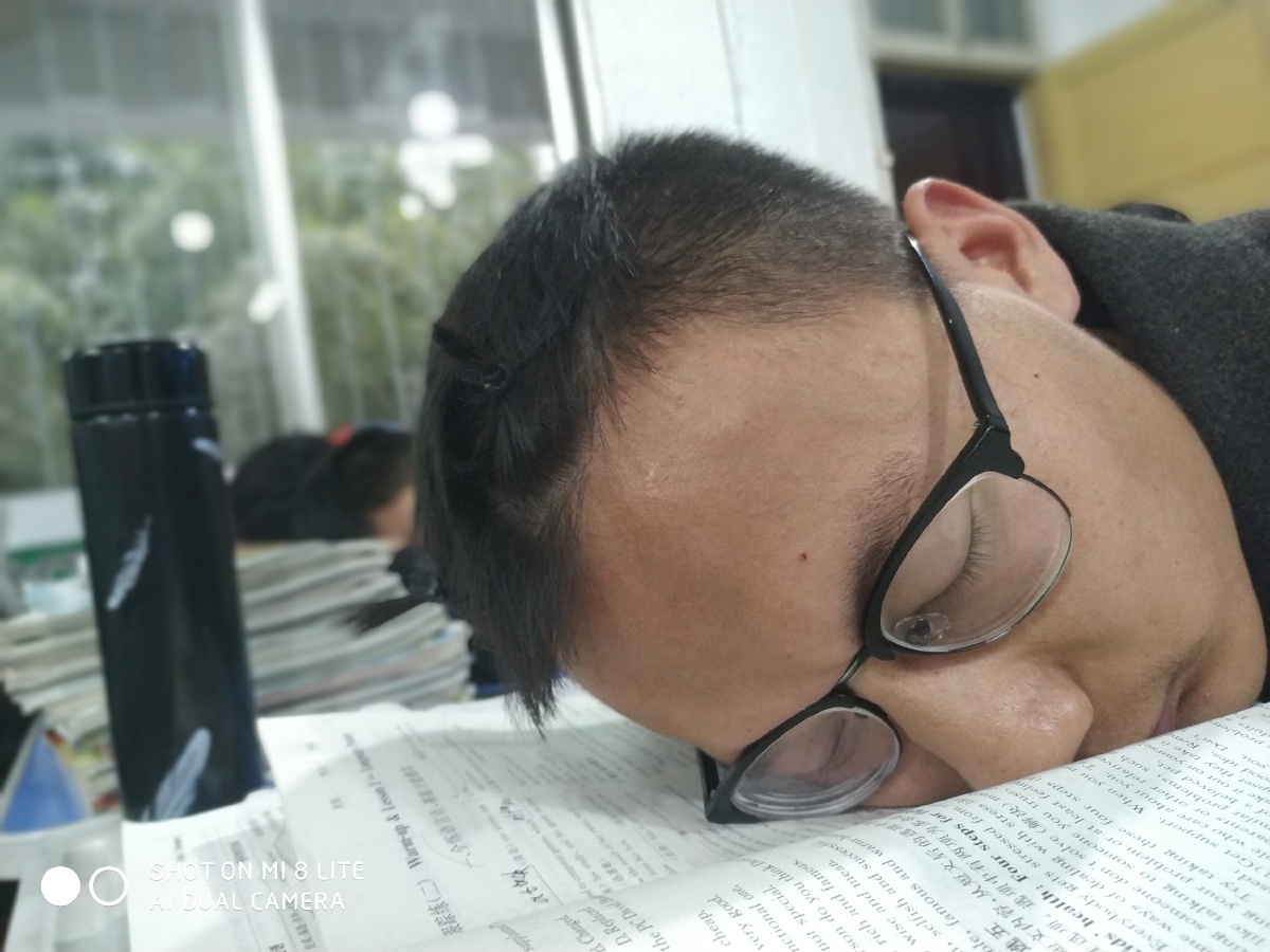 没精打采的反义词是什么(没精打采的反义词有哪些?)